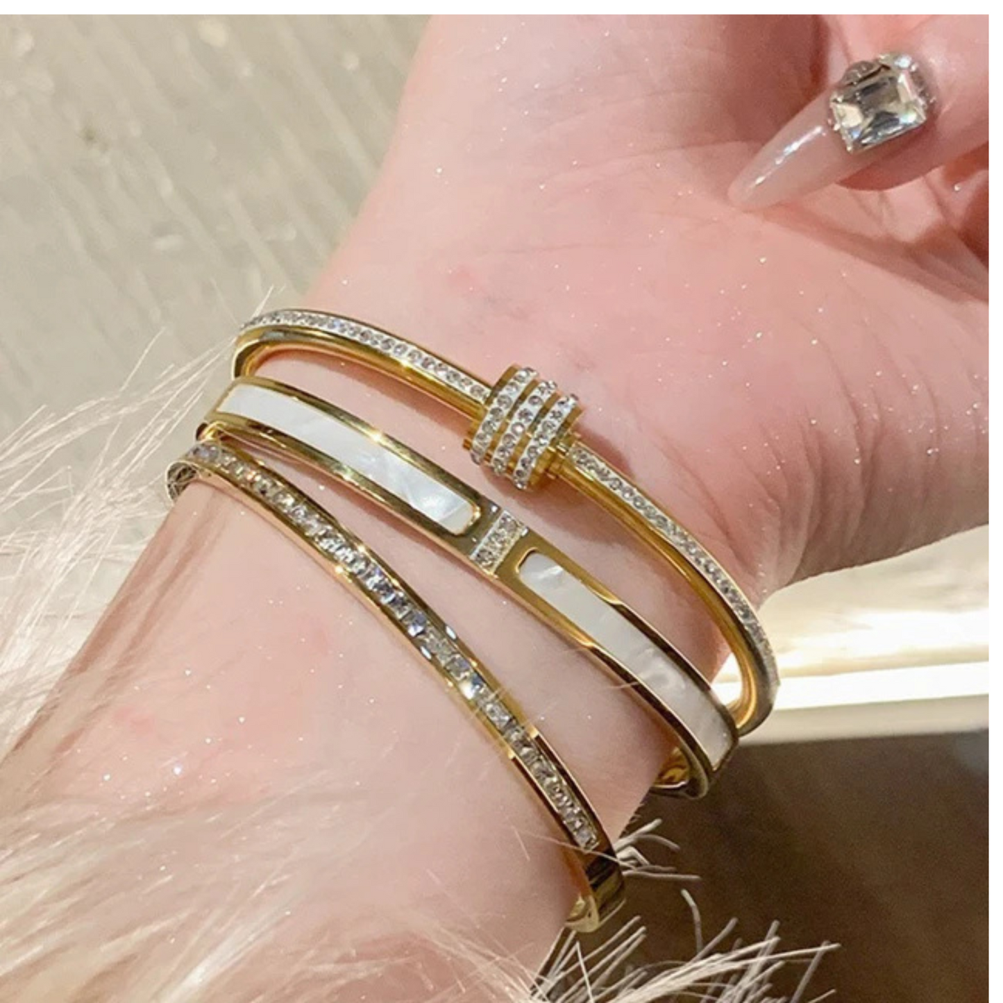 Bracelet en acier inoxydable et zircon pour femme – Or classique à porter au quotidien